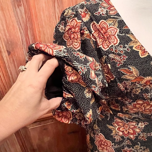 NWT MINK PINK FLORAL WRAP AROUND DRESS PUFF SLEEVE - Picture 5 of 16